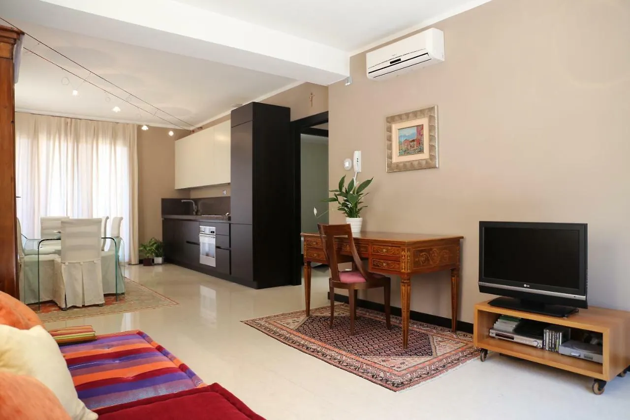 Apartamento A Casa Di Emy, Lago Di Garda Torri Del Benaco Itália